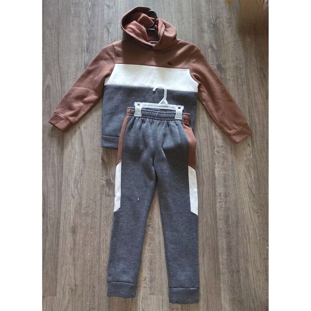fleece set with matching pants and pullover 7 yo